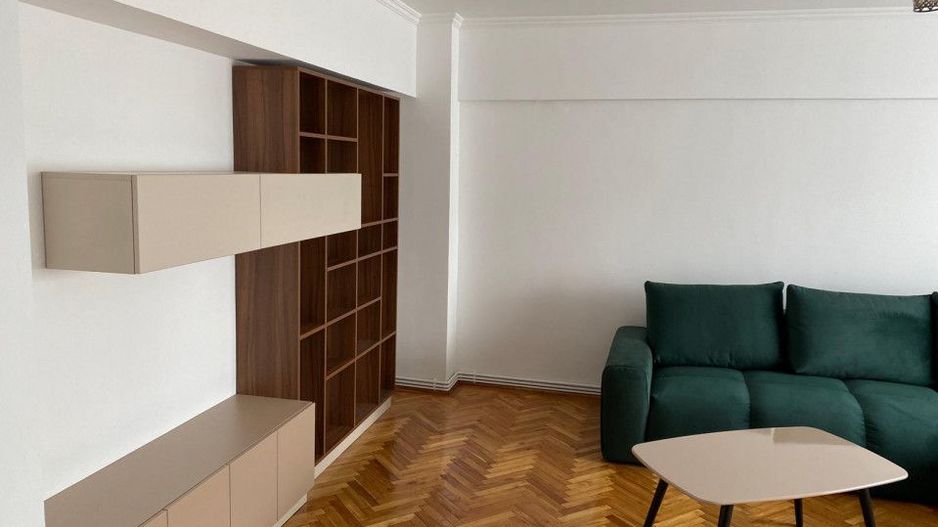 Inchiriere Apartament 3 Camere Ultracentral - Poză 3