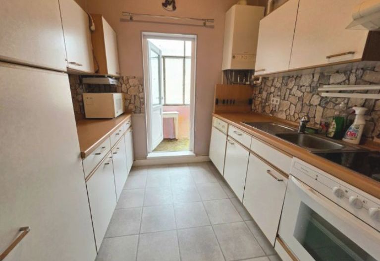 Apartament 2 camere decomandat et.2 Cetate zona Mercur - Poză 1