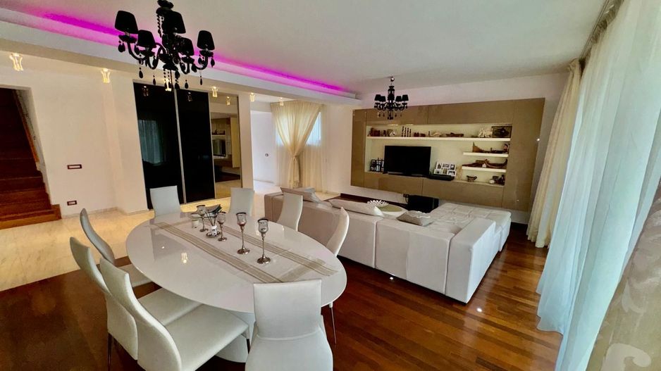 Casa de vanzare Urziceni Ialomita bulevard principal - Poză 3