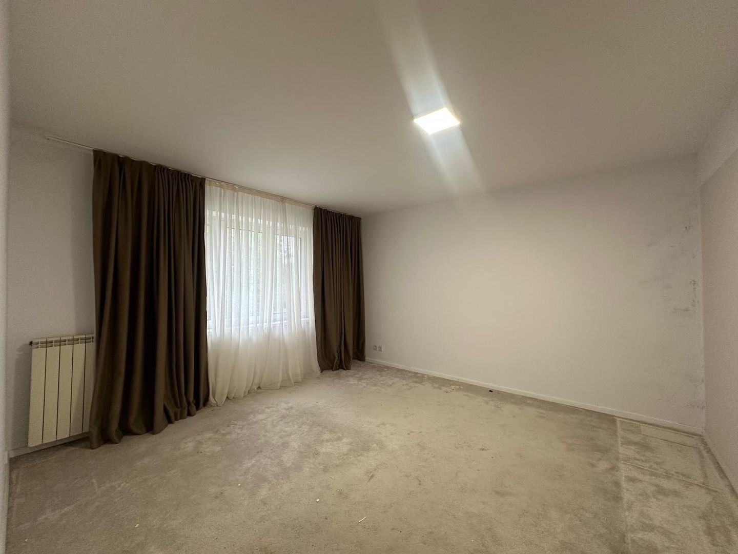 Vila 6 camere || Erou Iancu Nicolae || Garaj - Poză 9