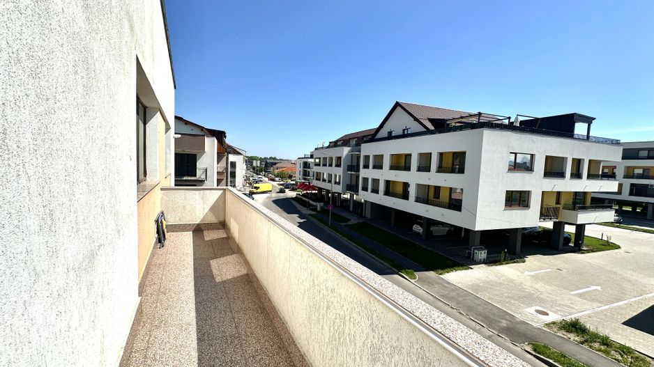 Apartament cu 2 camere  zona Coresi cu loc de parcare acoperit - Poză 13