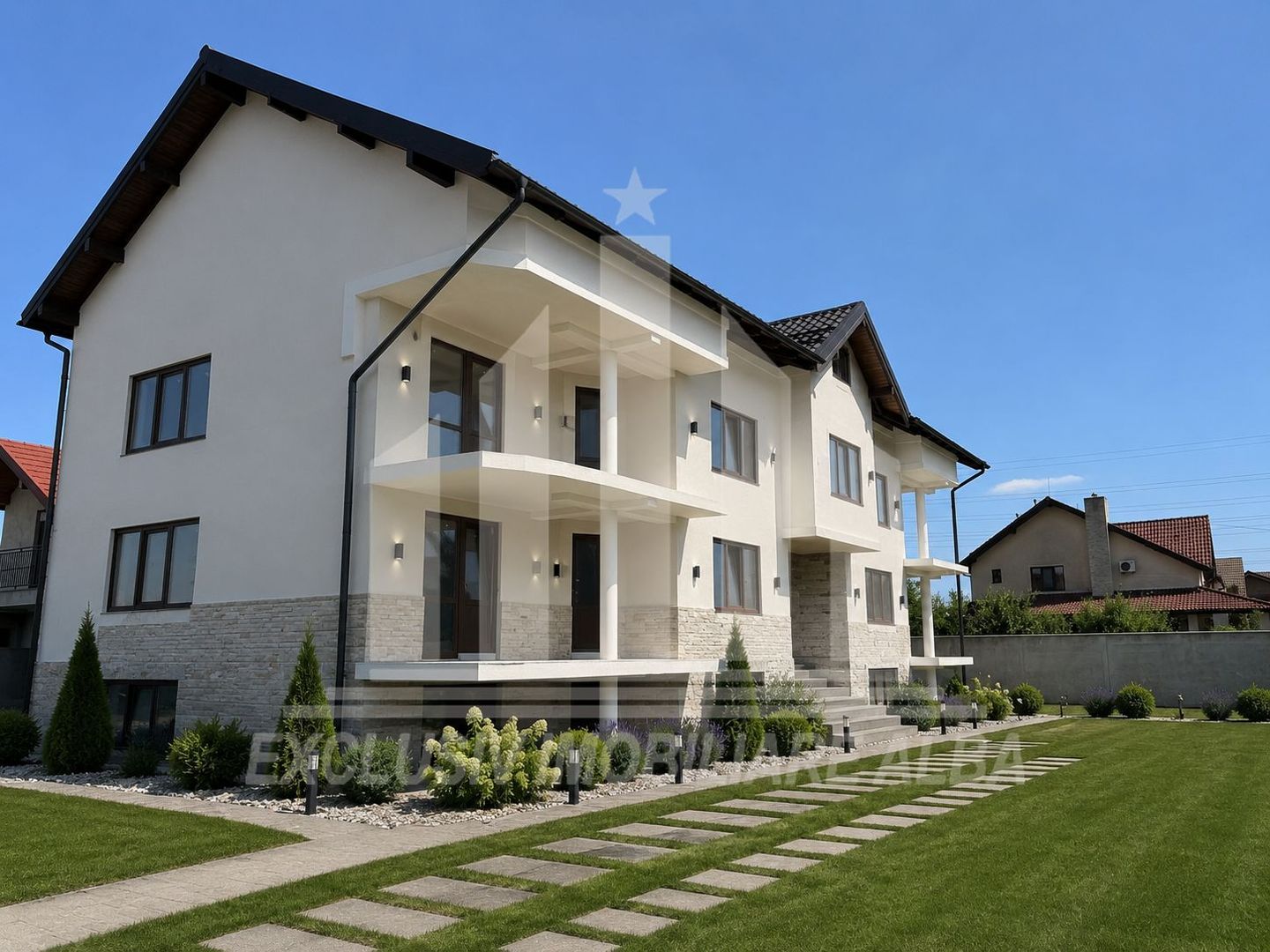 Cladire rezidentiala | La rosu | 650 mp | 700 mp teren | Alba-Micesti - Poză 1