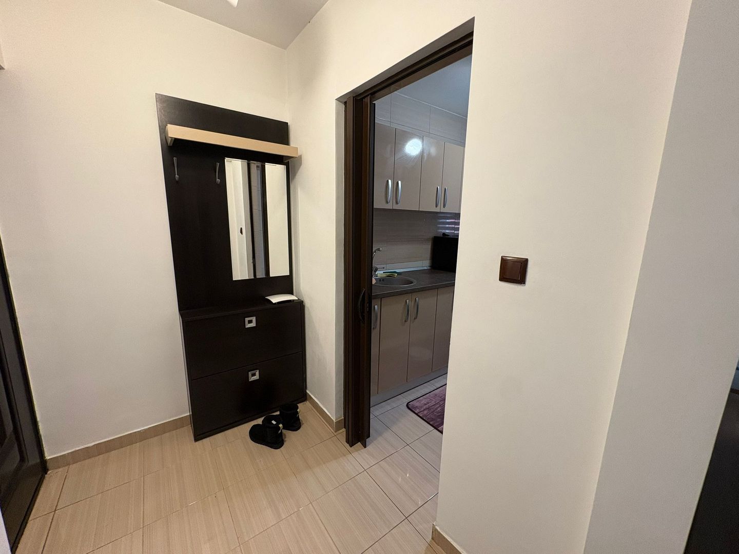 AP. 2 CAMERE PIATA SUDULUI, METROU 6 MINUTE, FOARTE CURAT/IGIENIZAT - Poză 8