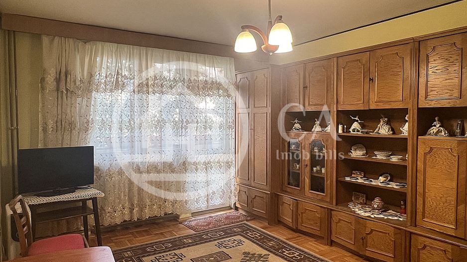 Apartament cu 3 camere de vanzare Central, Oradea. - Poză 1