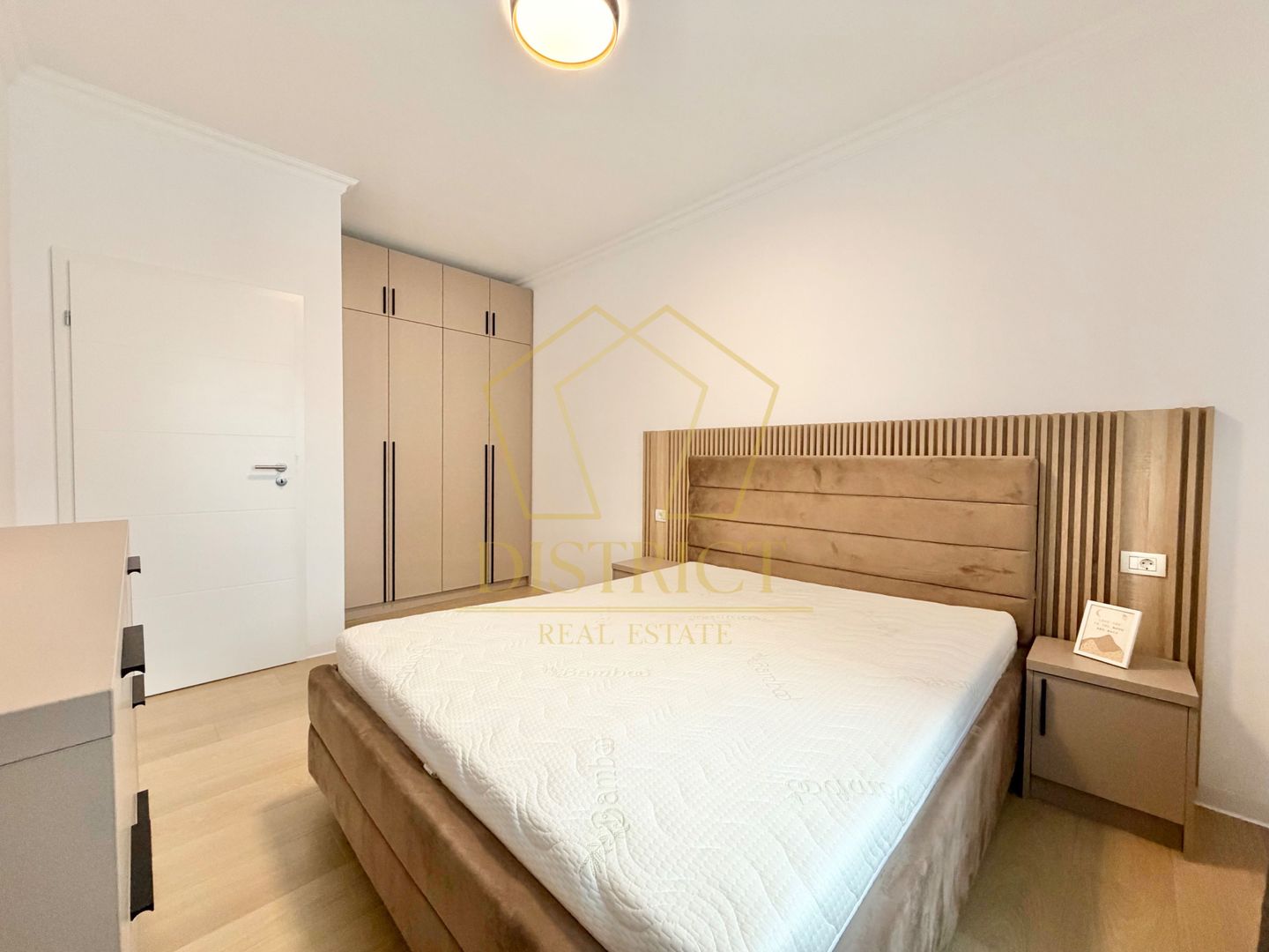 Apartament cu 2 camere mobilat la etajul 2 in Giroc, zona planetelor la asfalt. - Poză 7