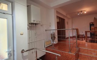 Casa cu 7 camere, 2 spatii comerciale, pretabila pt. birouri, Centru - Poză 16