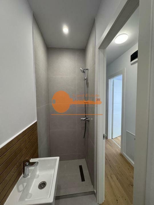 Apartament 3 camere cu terasă de 100 mp + loc de parcare – complet nou, mobilat și utilat - Poză 9