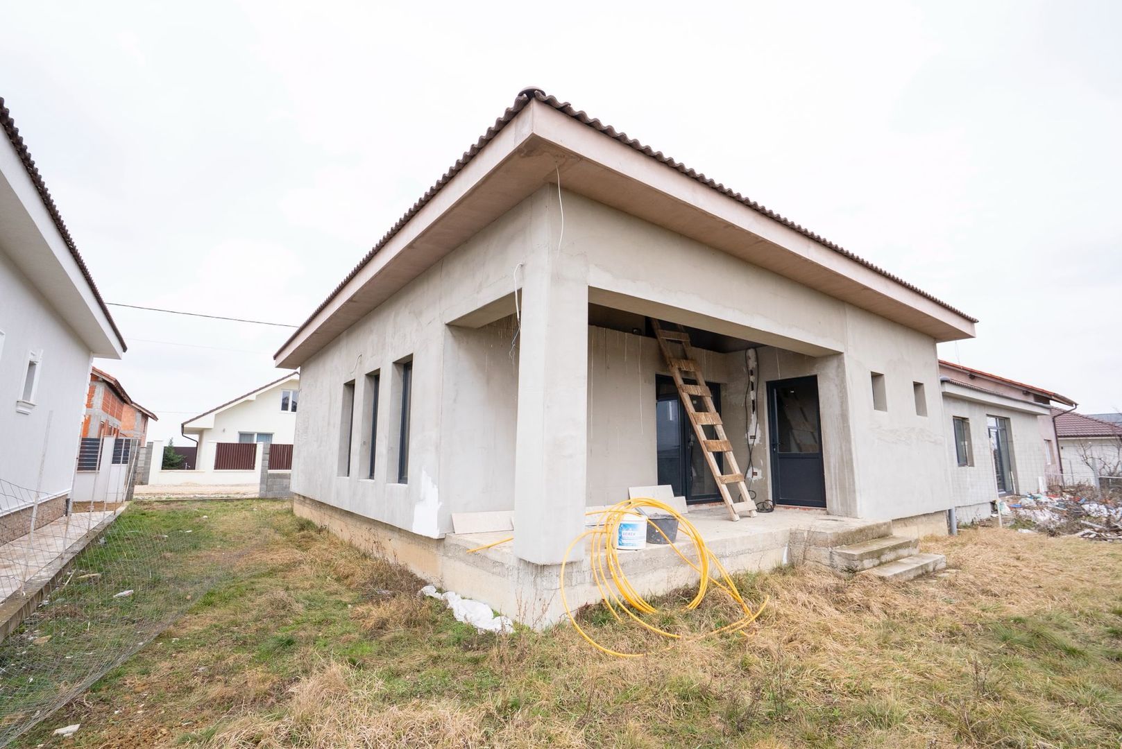 CASA NOUA SEMIFINISATA IN CIHEI CU 3 CAMERE - Poză 11