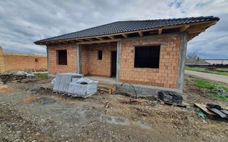 Casă la cheie pe 1 nivel 4 camere 2 băi,145 mp,500 mp teren - Poză 12