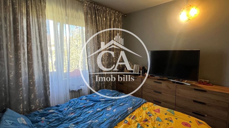 Apartament cu 3 camere de vânzare în zona Rogerius, Oradea - Poză 3