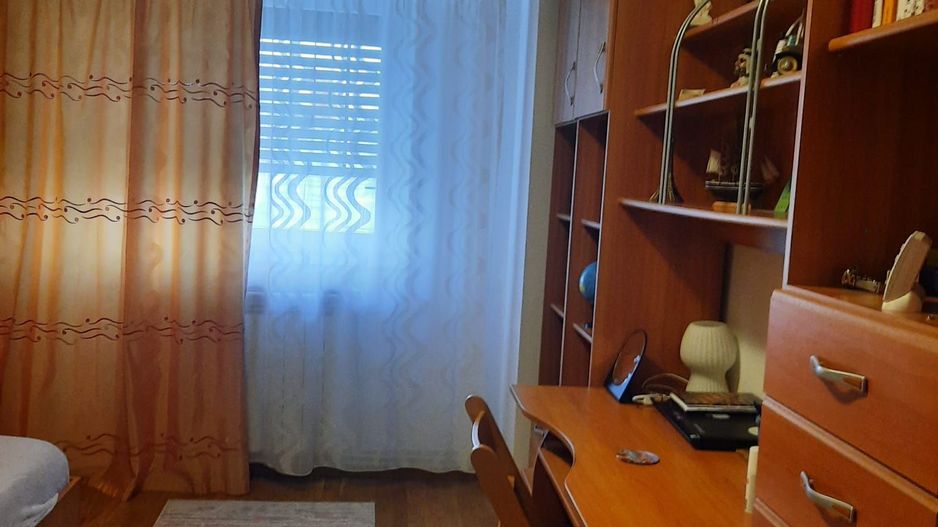 Apartament 3  cam Pta Centrala,et 4/7 - Poză 8