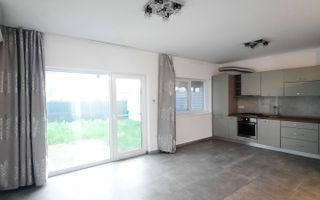 Locuinta cu 3 camere, curte si 2 locuri de parcare - Poză 2