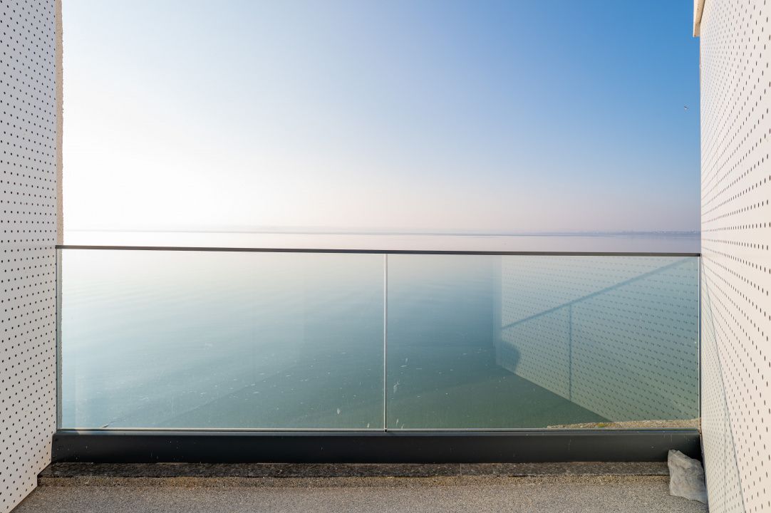 2 camere Mamaia | Private Lake- bloc 2025| Vedere frontală la lac, la 5 m de apa - Poză 5