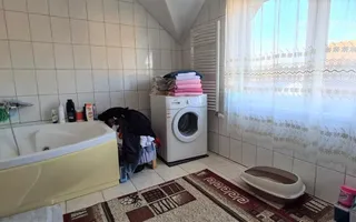 Casa pentru 2 familii, 7 Camere, 2 Garaje, 1500MP Teren - Poză 27