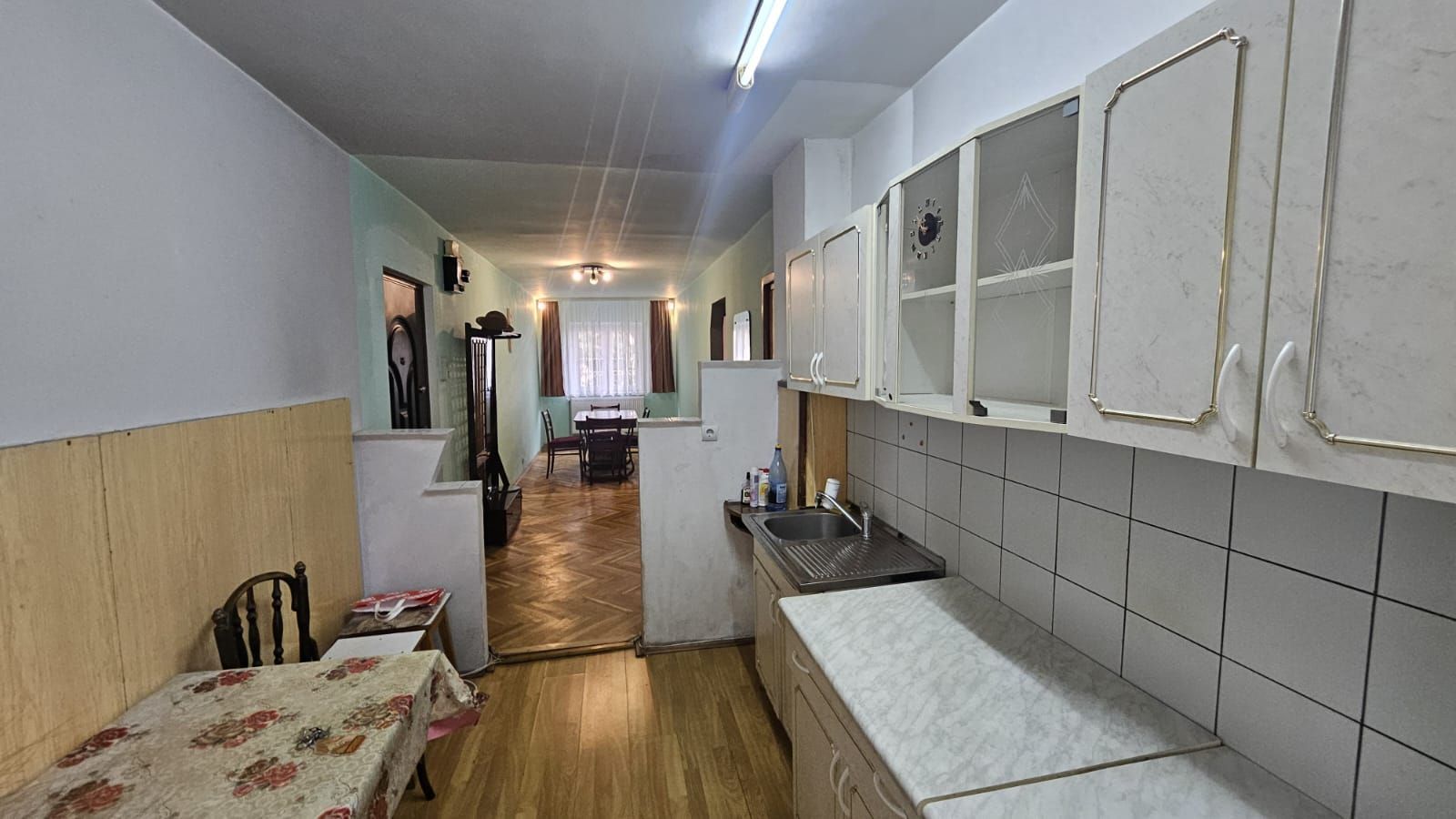 APARTAMENT 3 CAMERE , PIATA RAHOVEI - Poză 1