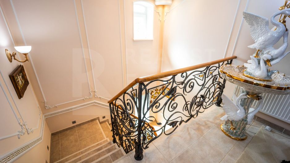 Se oferă spre chirie casă exclusivistă amplasată în Centul orașului - Poză 22