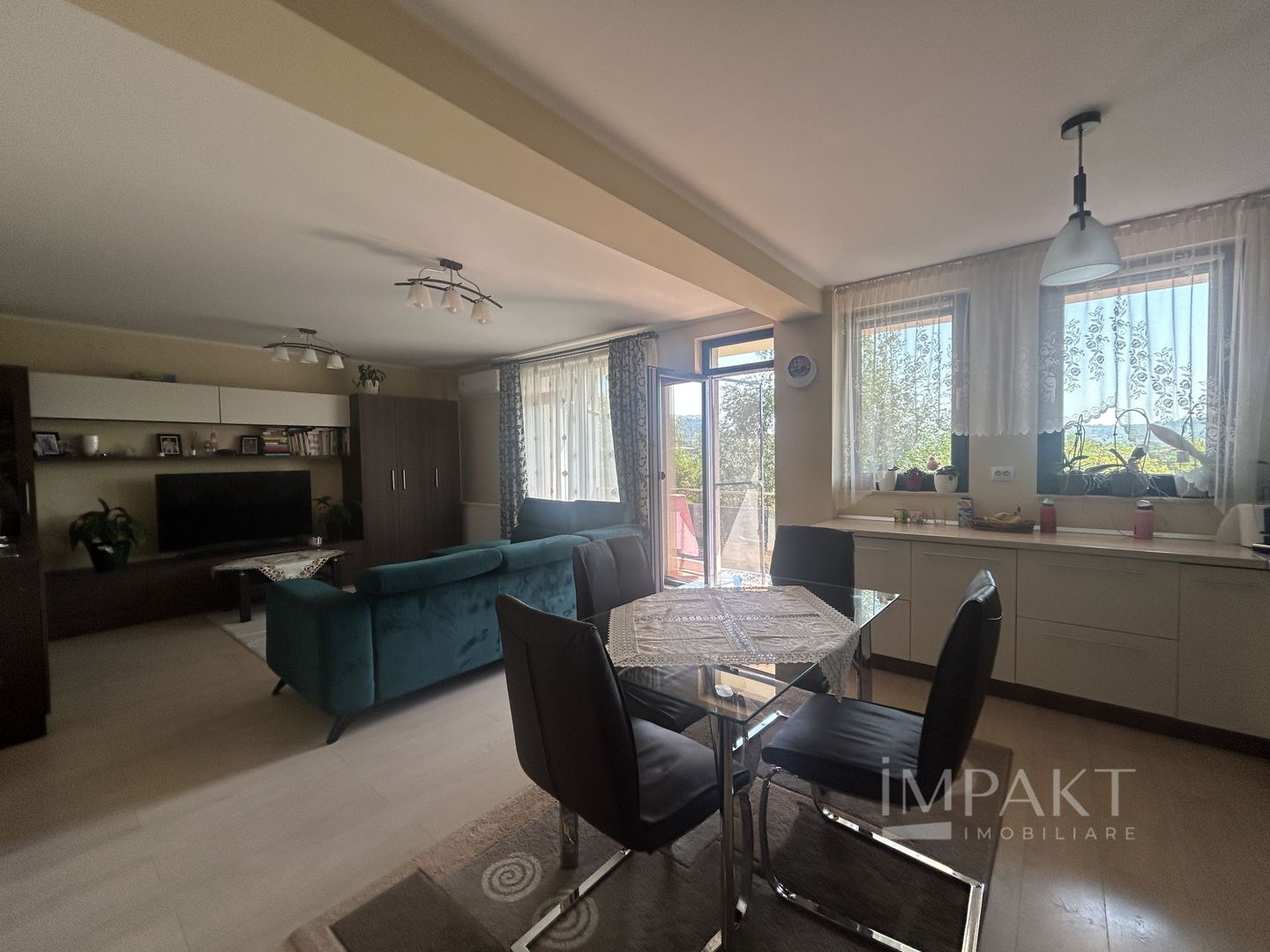 Vanzare apartament cu 2 camere + garaj, Borhanci! - Poză 5