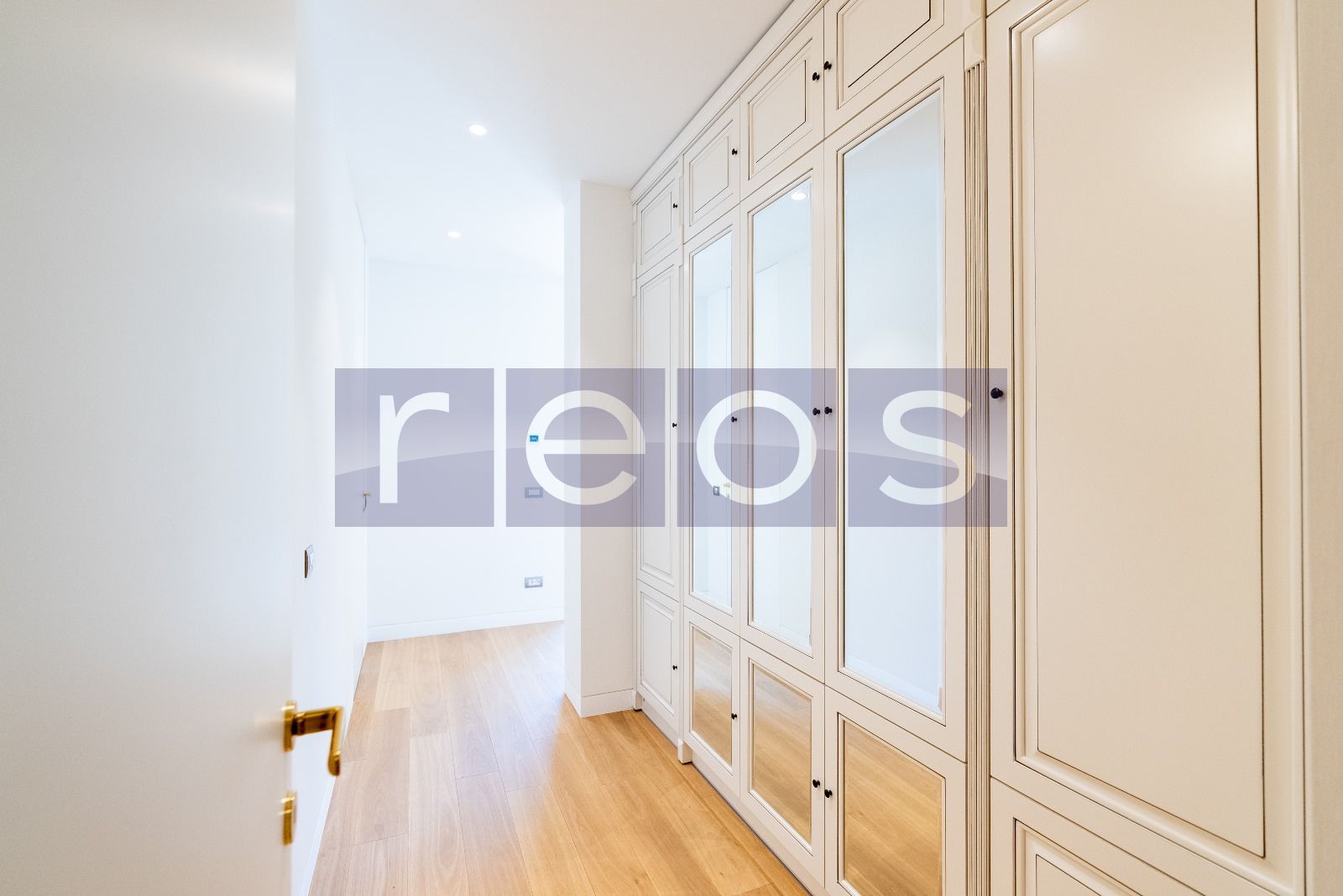 APARTAMENT PREMIUM ZAMBACCIAN | 180 MP | 4CAMERE| LOC PARCARE - Poză 19