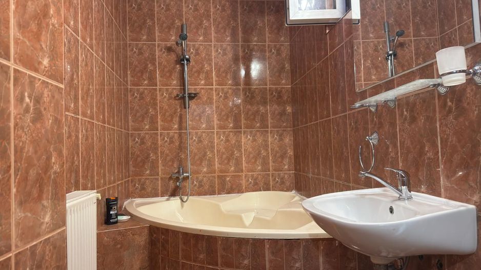 APARTAMENT DE VANZARE! VIS PE BULEVARDUL CASTANILOR! - Poză 8