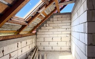 Casă cu potențial imens P+M, teren 7,91 ari, zonă liniștită, Ocna Șugatag. - Poză 8