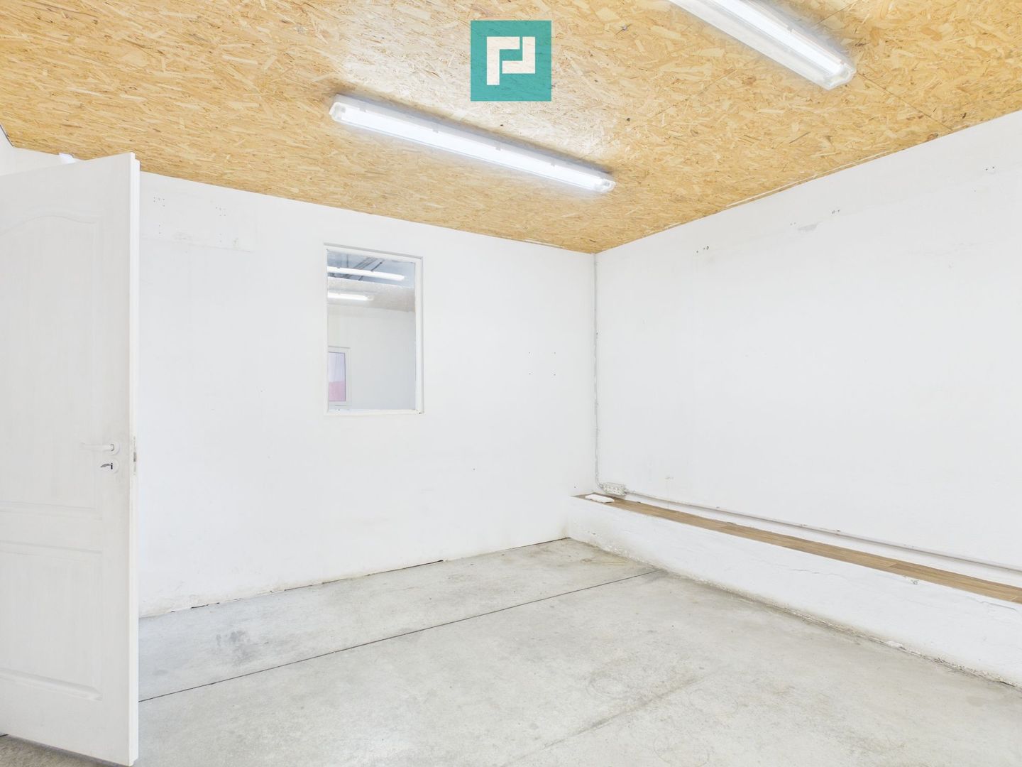 Hală cu suprafața de 675 mp în Arad - Poză 3