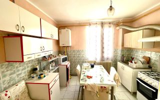 De vânzare apartament cu 4 camere decomandat, zona Bulevard - Poză 5