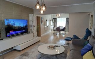 Apartament Piata Victoriei // Bloc BCR - Poză 1