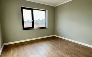 Ap 3 camere , decoamndat , etaj 1 , Zona Rediu. - Poză 6