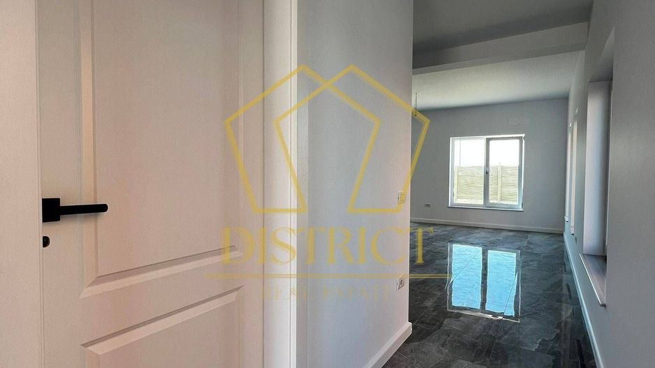 Duplex 5 camere despartit prin camera tehnica | Ghiroda - Poză 10