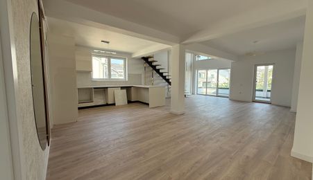 Penthouse | 5 camere | La cheie | Vata bazaltica | 130 MP
