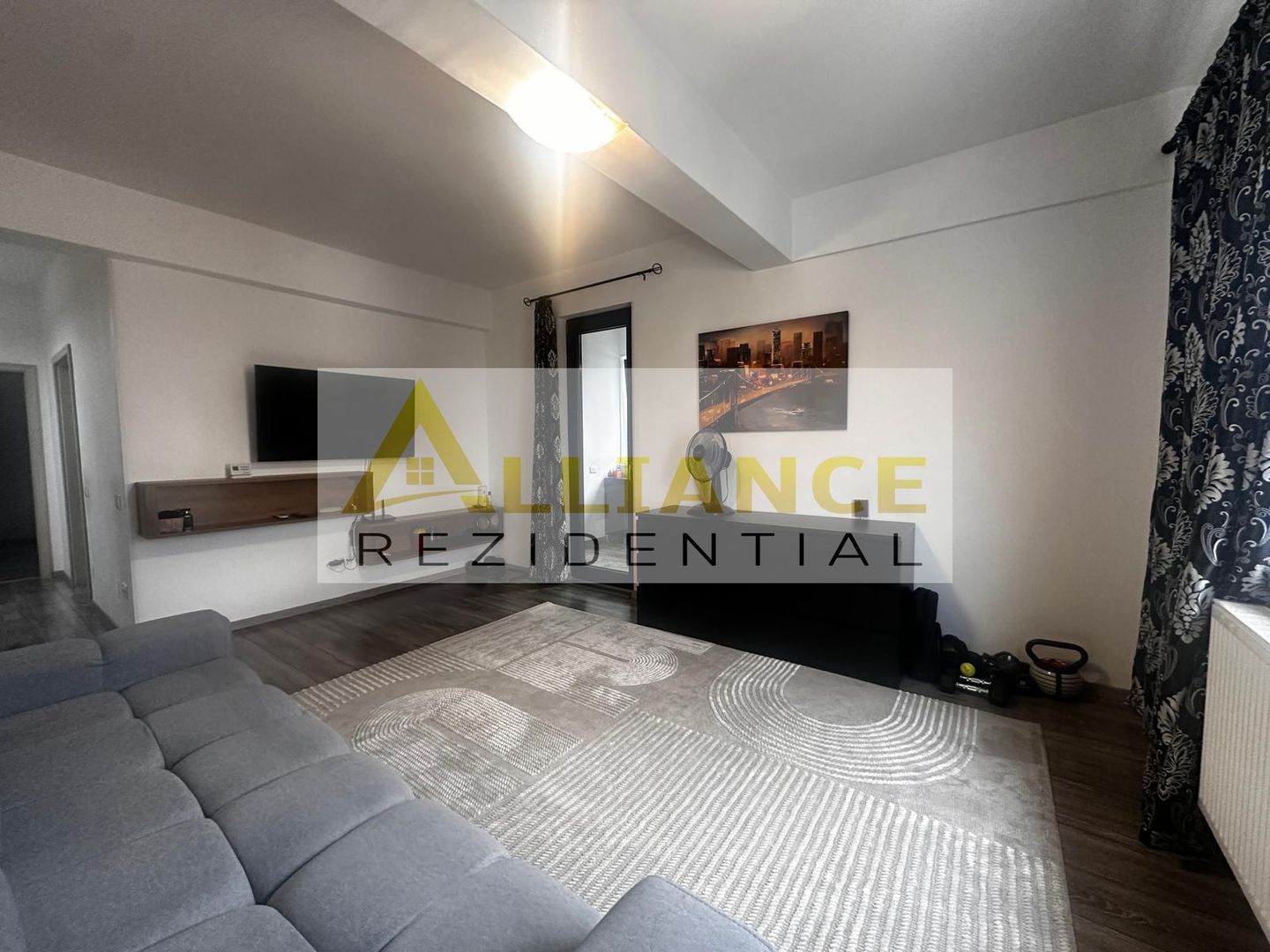 EXCLUSIVITATE |Sector 4| Metrou 5 minute | Apartament 3 camere, 2 bai - Poză 1