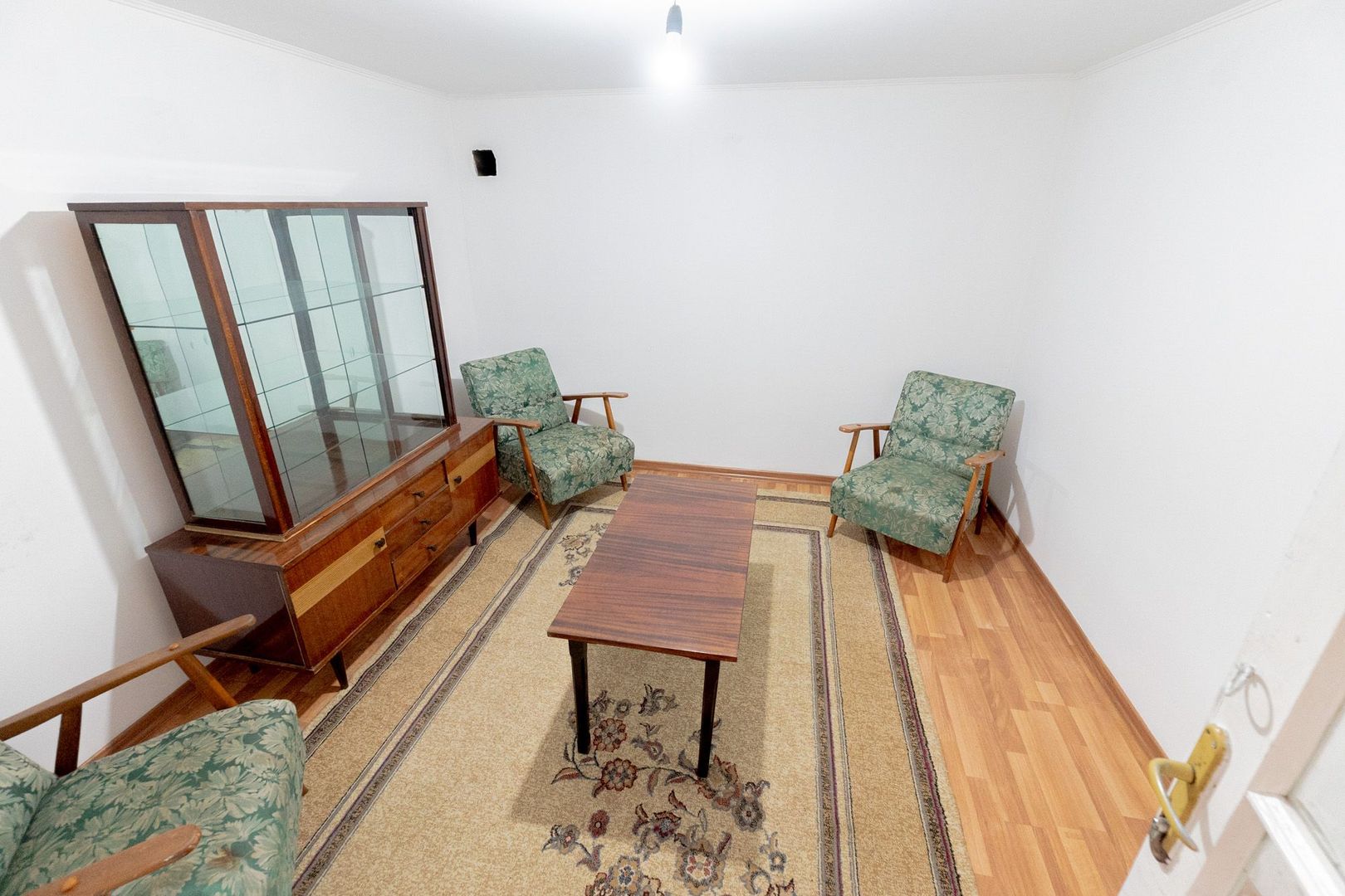 Casă cu 5 camere, complet renovată cu teren 920 mp în Tecuci - Poză 12