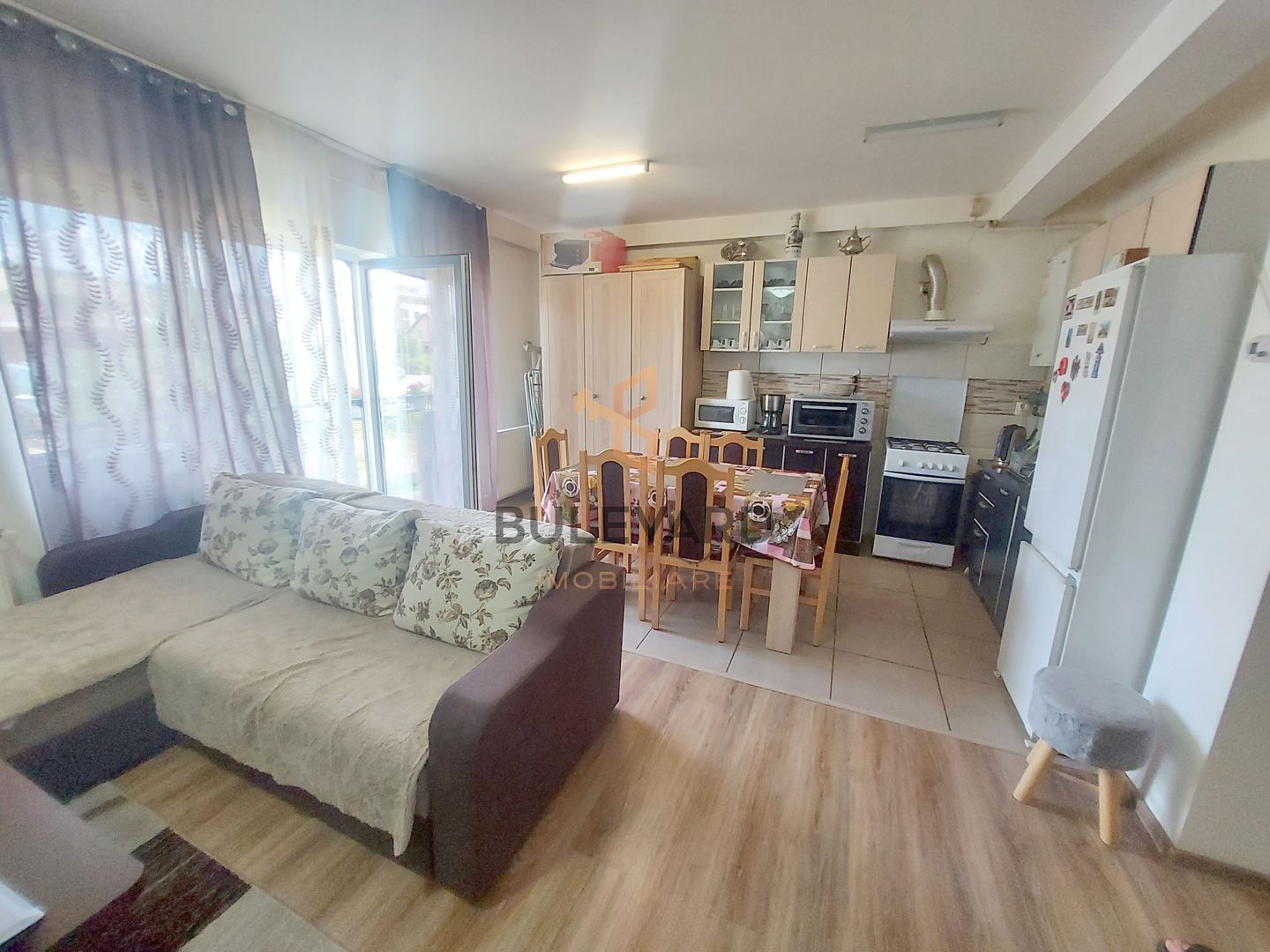 Apartament cu 2 camere in zona strazii Tineretului! - Poză 1