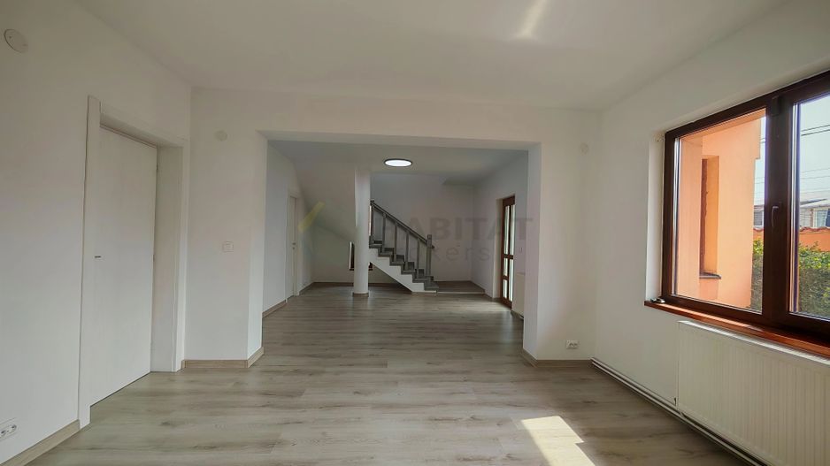 Vilă Individuală cu o curte generoasa zona Aparatorii Patriei - Poză 30