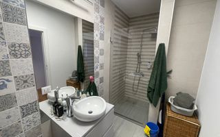 Apartament de 3 camere, modern, 80mp, parcare, zona Centrala - Poză 13