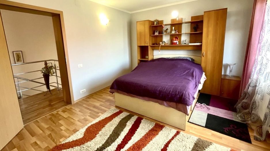 Casă spațioasă, confort ridicat, garaj și teren generos, zona Aradului - Poză 9