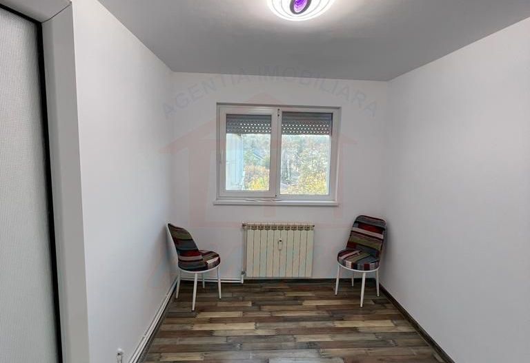 Inchiriem apartament cu 3 camere in centrul orasului, pret 500 euro - Poză 18