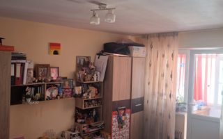 3 camere, etaj 3/4, centrala termica - 105 000 Euro - Poză 3