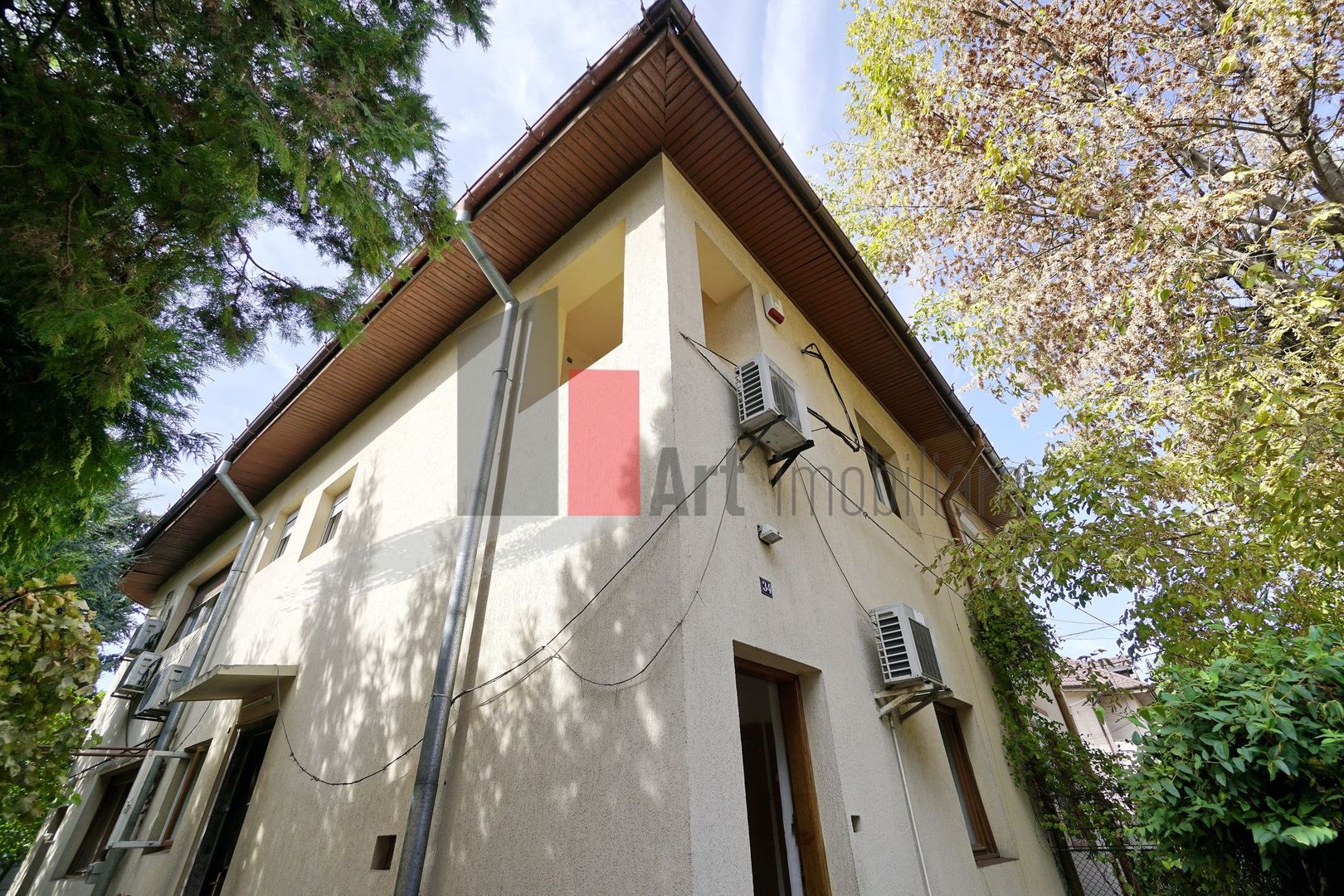 Vatra Luminoasa, jumatate de vila, intrare separata - Poză 1