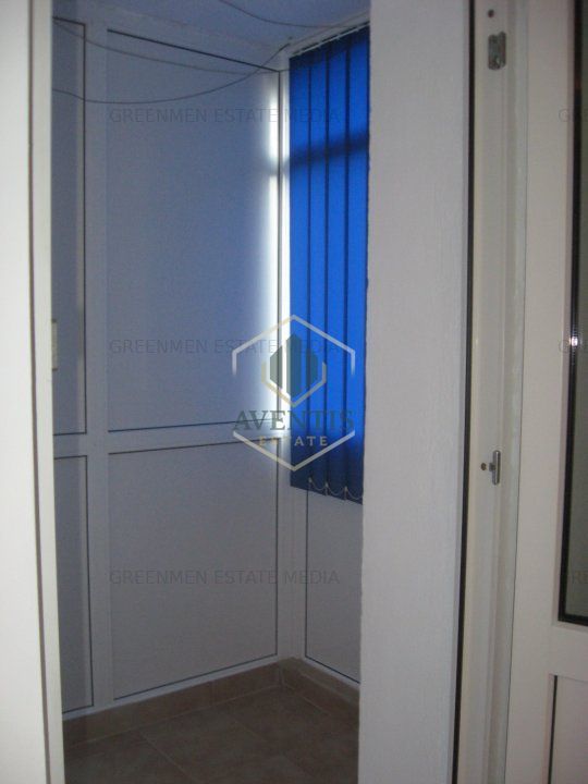 Garsoniera decomandata, bloc din 1982 reabilitat termic, Piata Muncii Baba Novac - Poză 4