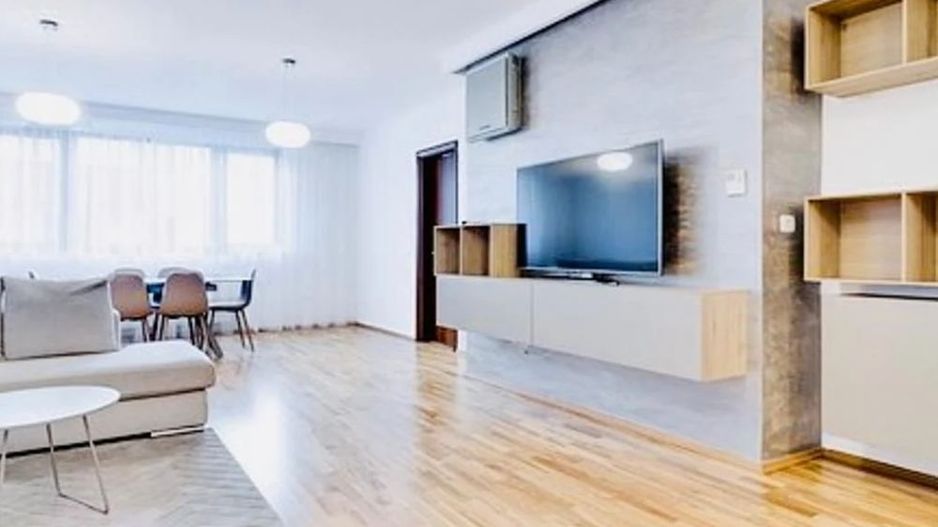 Inchiriere apartament 4 camere | Sisesti | Parcare subterana - Poză 1