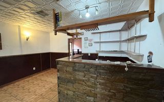 Casa + Spațiu comercial de vânzare în Onesti - Poză 15