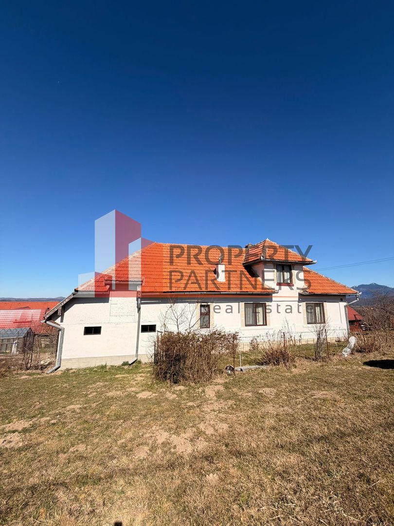 Casă tradițională cu 1800 mp teren  în Sohodol, Bran | Priveliște superba - Poză 4