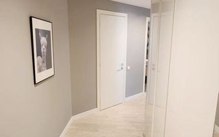 Apartament situat la etajul doi al unui bloc cu 3 etaje - Poză 9