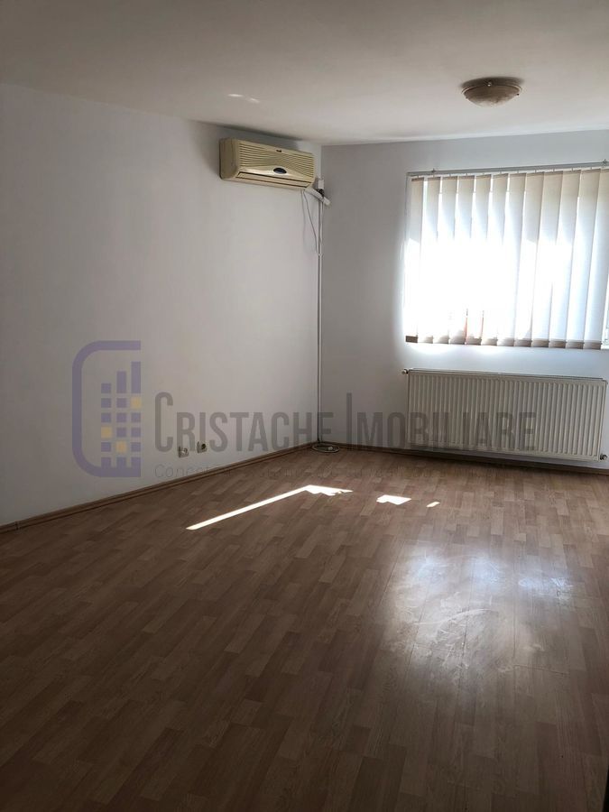 Birou tip duplex_160 mp_contorizare individuala_open space generos + 4 birouri - Poză 4