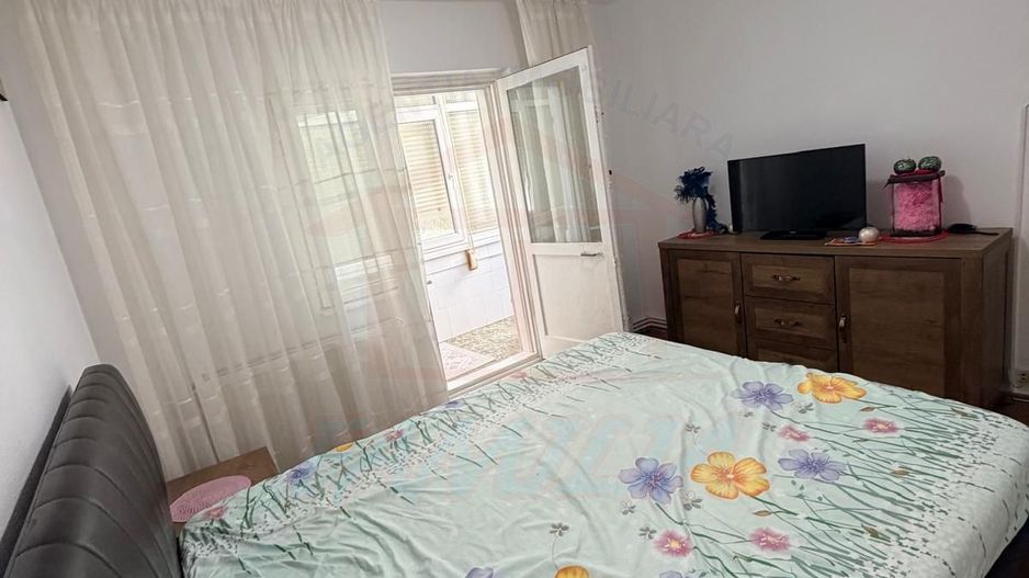Inchiriem apartament cu 2 camere in Mazepa 2, et.3, pret 2000 de lei. - Poză 4