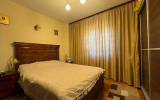 Apartament cu 3 camere decomandate, etaj 2, Centru - Poză 8