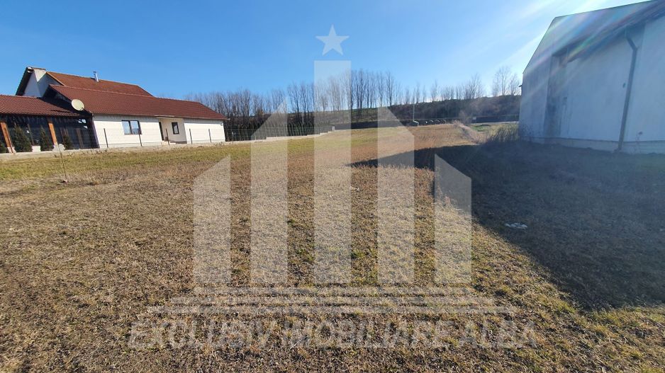 Teren intravilan | 920 mp | 14.5 ml deschidere | Ciugud - Poză 3