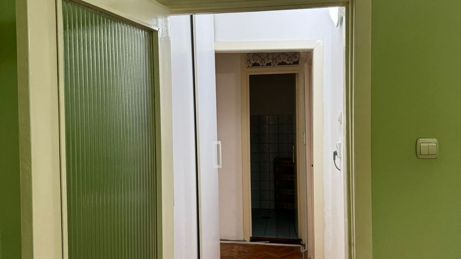 Girocului-Spitalul judetean | 3 Camere | Decomandat | Centrala proprie | Boxa - Poză 12