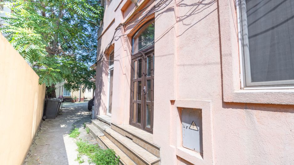 Apartament 3 camere de vanzare, in vila, 83 mp - Poză 24